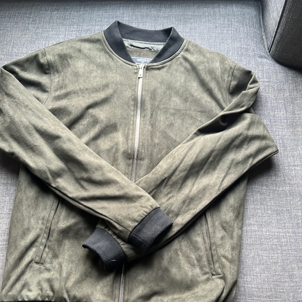 Suedes bomber